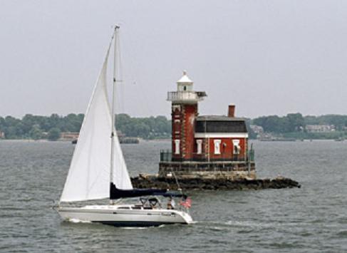 SteppingStonesLighthouse1.JPG